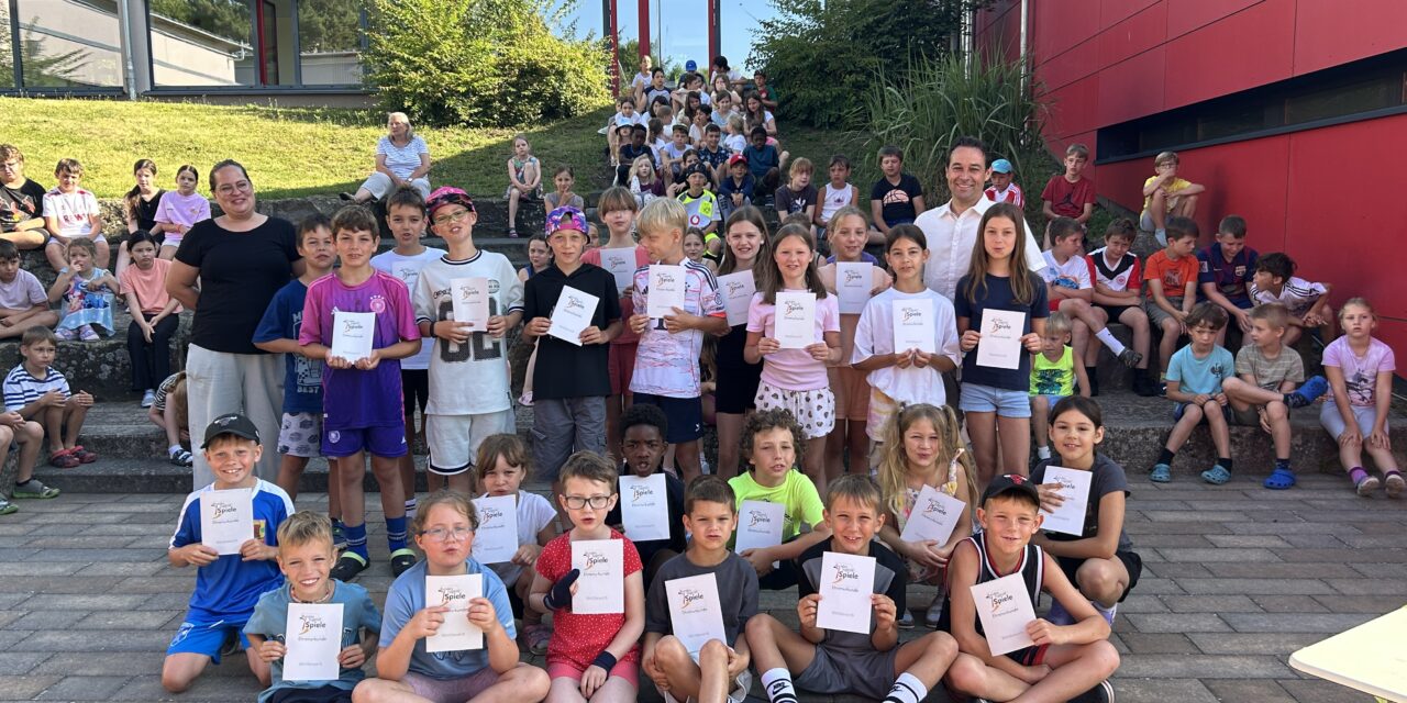Vorlesewettbewerb und Bundesjugendspiele an der Gönser-Grund-Schule: Lesefreude und sportlicher Erfolg